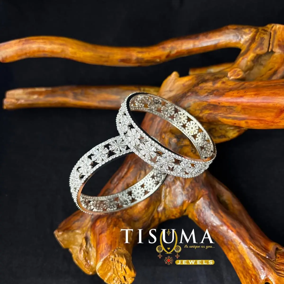 Floral Wheel White Bangles